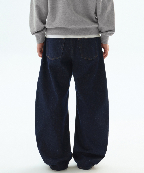 MUSINSA STANDARD（ムシンサスタンダード）の「スキミモカーブデニムパンツ [ディープインディゴ]（デニムパンツ・メンズ・その他・28/29/30/32/33/34/38）」の6枚目の写真
