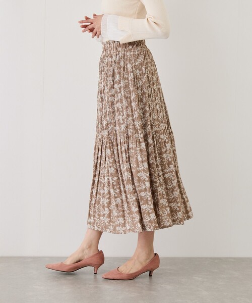 Jayro(ジャイロ)の「花柄消しプリーツスカート(スカート・レディース・ブラック系その他/ベージュ/ブルー系その他4・M)」の12枚目の写真