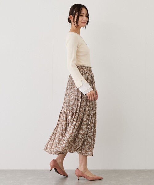 Jayro(ジャイロ)の「花柄消しプリーツスカート(スカート・レディース・ブラック系その他/ベージュ/ブルー系その他4・M)」の17枚目の写真