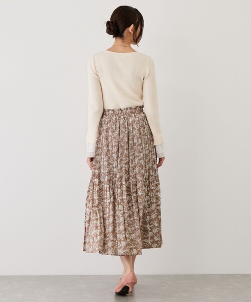 Jayro(ジャイロ)の「花柄消しプリーツスカート(スカート・レディース・ブラック系その他/ベージュ/ブルー系その他4・M)」の18枚目の写真