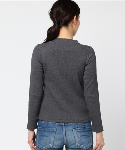 POU DOU DOU（プードゥドゥ）の「テレコプチハイネックプルオーバー（Tシャツ/カットソー・レディース・チャコールグレー/ブルー/ピンク/アイボリー/ブラック・3）」の8枚目の写真