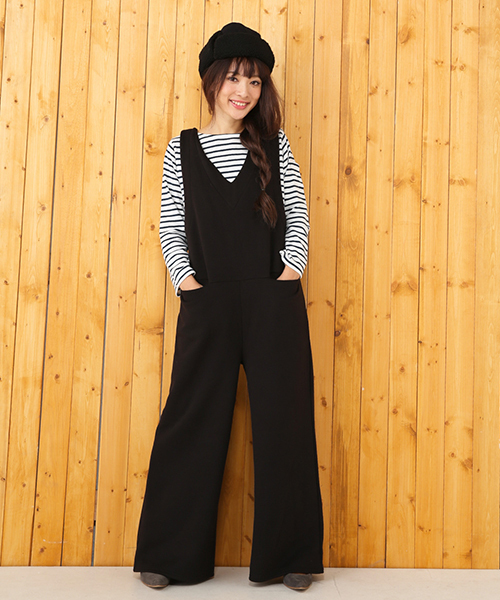 RODEO CROWNS WIDE BOWL（ロデオクラウンズワイドボウル）の「WARM カット オールインワン（ワンピース・レディース・ブラック/トップグレー/ベージュ・MEDIUM/SMALL）」の2枚目の写真