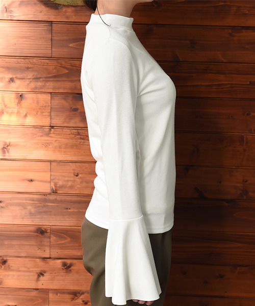 Luz Llena (NEY)（ラズレナニー）の「袖口フレアニットソートップス/ボトルネックニット（ニット/セーター・レディース・オフホワイト/ベージュ・MEDIUM）」の4枚目の写真