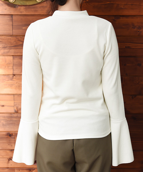 Luz Llena (NEY)（ラズレナニー）の「袖口フレアニットソートップス/ボトルネックニット（ニット/セーター・レディース・オフホワイト/ベージュ・MEDIUM）」の5枚目の写真