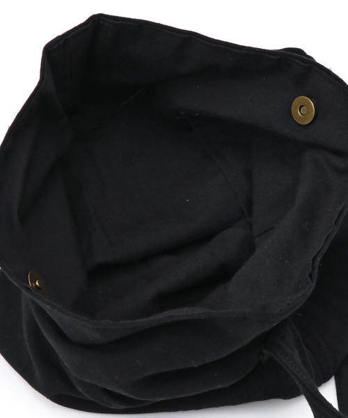 Fun & Daily（ファンアンドデイリー）の「F&D : コットンリネン・ナチュラルショルダー（ショルダーバッグ・レディース・ブラック/ホワイト・FREE）」の5枚目の写真