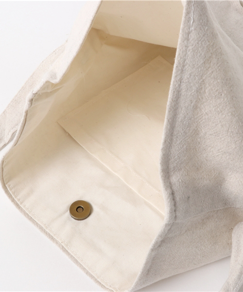 Fun & Daily（ファンアンドデイリー）の「F&D : コットンリネン・ナチュラルショルダー（ショルダーバッグ・レディース・ブラック/ホワイト・FREE）」の6枚目の写真