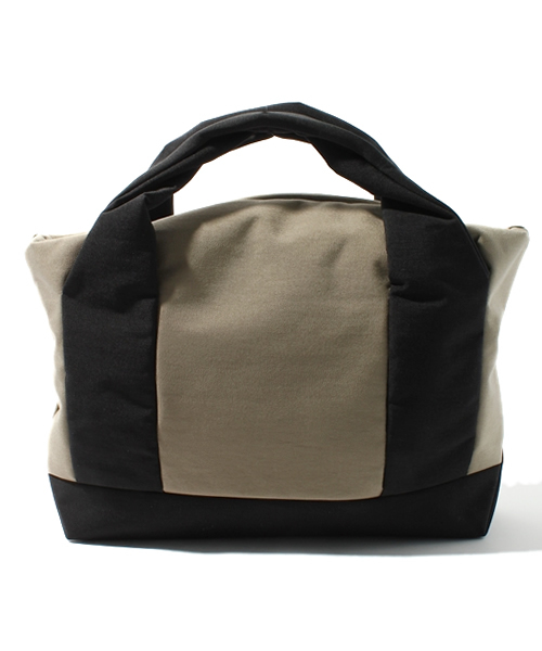 CAMPER（カンペール）の「MAIOL NYLON トートM（トートバッグ・レディース・ベージュ系その他・FREE）」の3枚目の写真