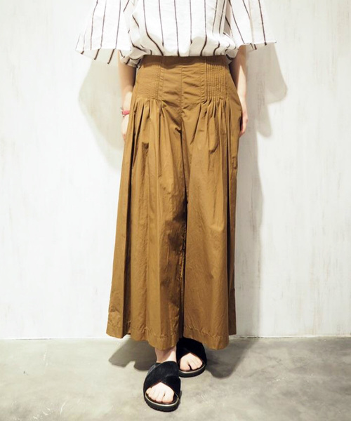 un dix cors（アンディコール）の「アコーディオンタックパンツ（その他パンツ・レディース・ベージュ/イエロー・ﾌﾘ-）」の2枚目の写真