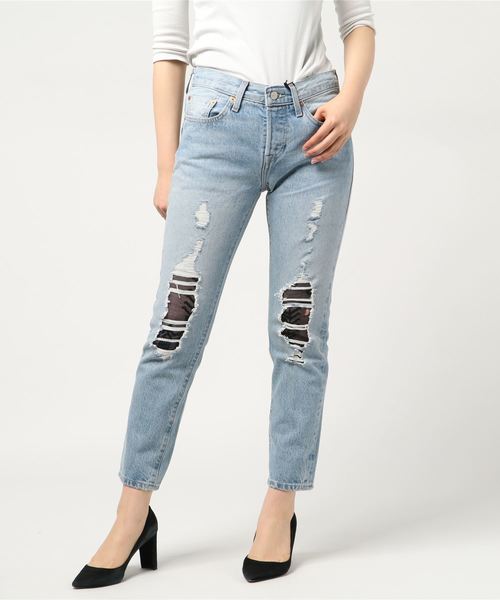Levi's Made & Crafted(リーバイスメイドアンドクラフテッド)の「LEVI'S(R) MADE & CRAFTED(R) 501(R) CROP テーパードフィット JAWS TULLE(デニムパンツ・レディース・ライトインディゴブルー・24inch/25inch/27inch/23inch)」の1枚目の写真