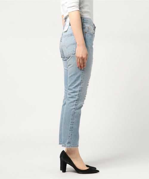 Levi's Made & Crafted(リーバイスメイドアンドクラフテッド)の「LEVI'S(R) MADE & CRAFTED(R) 501(R) CROP テーパードフィット JAWS TULLE(デニムパンツ・レディース・ライトインディゴブルー・24inch/25inch/27inch/23inch)」の2枚目の写真