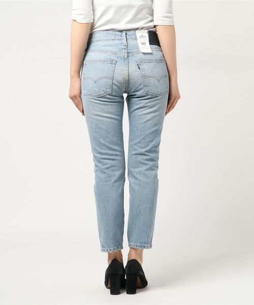 Levi's Made & Crafted(リーバイスメイドアンドクラフテッド)の「LEVI'S(R) MADE & CRAFTED(R) 501(R) CROP テーパードフィット JAWS TULLE(デニムパンツ・レディース・ライトインディゴブルー・24inch/25inch/27inch/23inch)」の3枚目の写真
