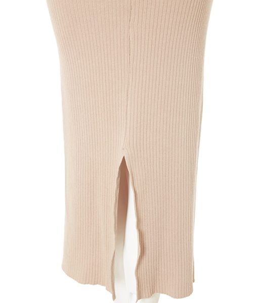 fifth(フィフス)の「バックスリットタイトニットスカート(スカート・レディース・ブラック/ベージュ/ブルー・MEDIUM)」の4枚目の写真