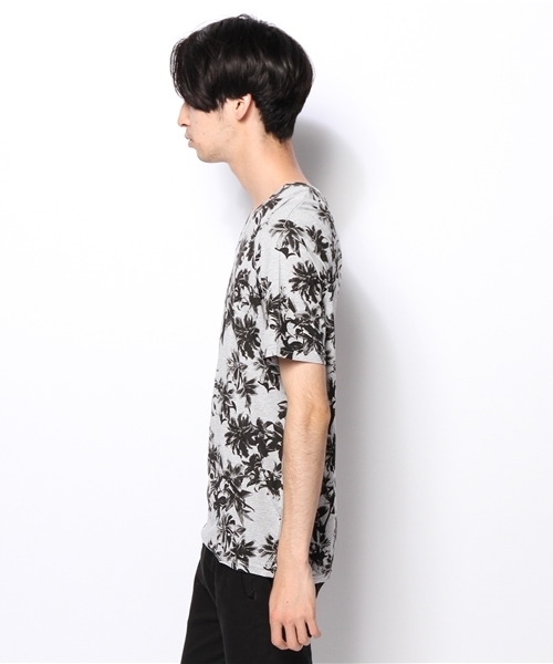 HAMNETT（ハムネット）の「【HAMNETT】 シックフラワー / Tシャツ（Tシャツ/カットソー・メンズ・ホワイト/グレー・L/M/AL）」の4枚目の写真