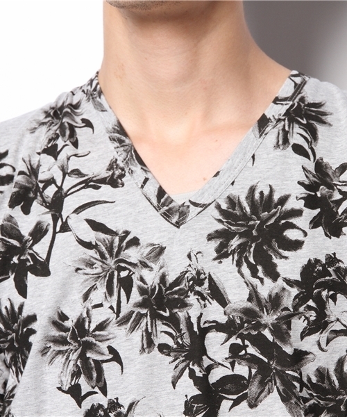 HAMNETT（ハムネット）の「【HAMNETT】 シックフラワー / Tシャツ（Tシャツ/カットソー・メンズ・ホワイト/グレー・L/M/AL）」の6枚目の写真