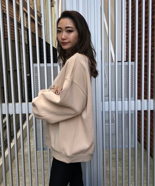 ENVYM(アンビー)の「レタリングルーズPO(スウェット・レディース・グレー/ピンク/ベージュ/パープル・FREE)」の10枚目の写真