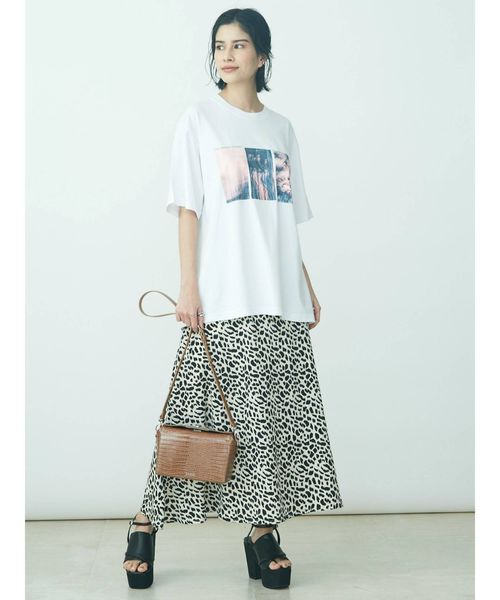 EVRIS（エヴリス）の「TRUST THE FLOW BIG Tシャツ（Tシャツ/カットソー・レディース・ホワイト/ブラック/マスタード・FREE）」の6枚目の写真