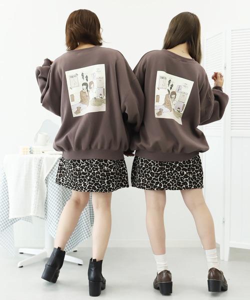 PairPair(ペアペア)の「部屋撮りバックプリントスウェット(スウェット・レディース・パープル/ブラウン/アイボリー/モカ・FREE)」の3枚目の写真