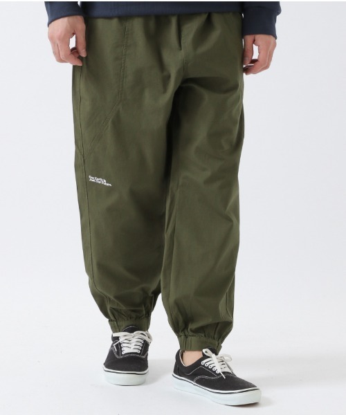 INFLATION(インフレーション)の「INFLATION/レタリングジョガーパンツ 2922083(その他パンツ・メンズ・カーキ・SMALL/MEDIUM/LARGE/X-LARGE)」の1枚目の写真