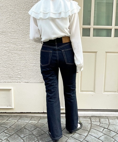 apres jour（アプレジュール）の「フレアデニムパンツ【ZOZOTOWN限定アイテム】【1AP】（デニムパンツ・レディース・オフホワイト/ライトブルー/ピンク/ダークブルー・SMALL/MEDIUM/X-LARGE/LARGE）」の4枚目の写真