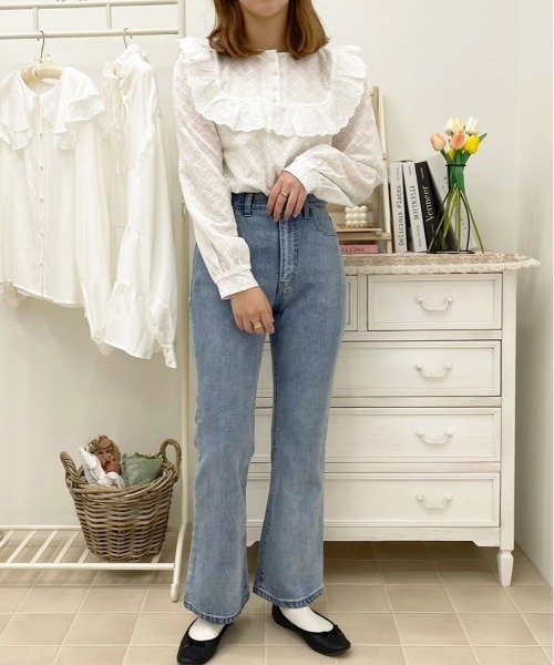 apres jour（アプレジュール）の「フレアデニムパンツ【ZOZOTOWN限定アイテム】【1AP】（デニムパンツ・レディース・オフホワイト/ライトブルー/ピンク/ダークブルー・SMALL/MEDIUM/X-LARGE/LARGE）」の15枚目の写真