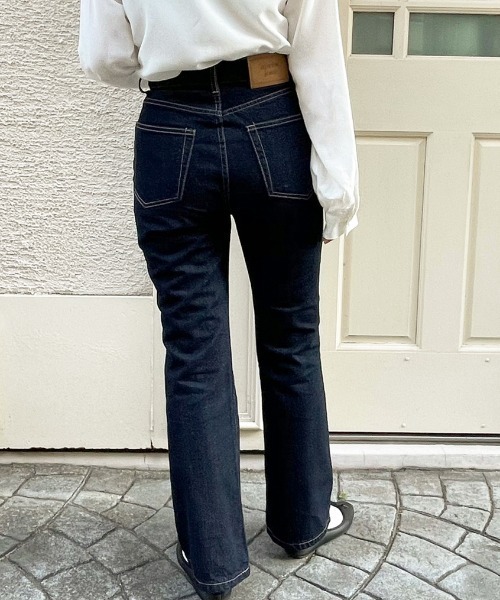 apres jour（アプレジュール）の「フレアデニムパンツ【ZOZOTOWN限定アイテム】【1AP】（デニムパンツ・レディース・オフホワイト/ライトブルー/ピンク/ダークブルー・SMALL/MEDIUM/X-LARGE/LARGE）」の19枚目の写真