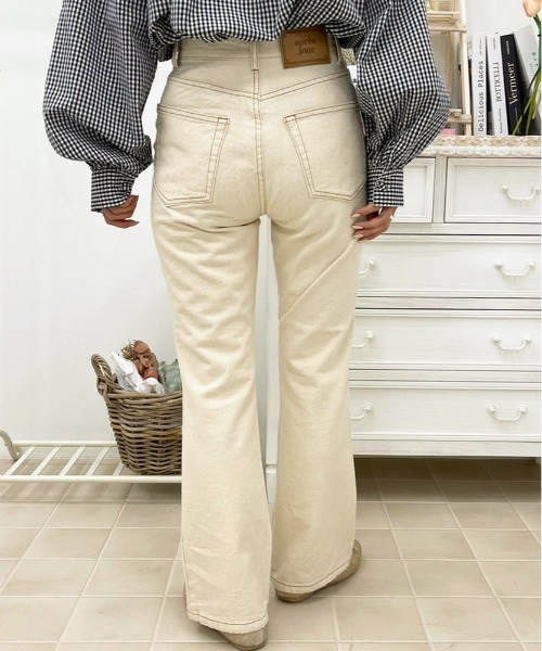 apres jour（アプレジュール）の「フレアデニムパンツ【ZOZOTOWN限定アイテム】【1AP】（デニムパンツ・レディース・オフホワイト/ライトブルー/ピンク/ダークブルー・SMALL/MEDIUM/X-LARGE/LARGE）」の8枚目の写真