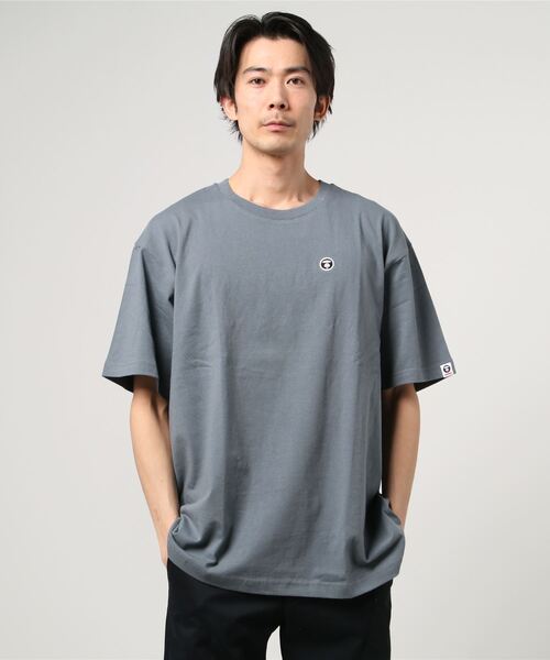 AAPE BY A BATHING APE（エーエイプバイアベイシングエイプ）の「AAPE NOW ONE POINT TEE（Tシャツ/カットソー・メンズ・ダークグレー/ブラック/ライトピンク/ホワイト/ブルー系その他/ベージュ系その他/ダークブルー/グリーン系その他3/オレンジ系その他6/ヘザーグレー/パープル系その他/カーキ/ネイビー・X-LARGE/XX-LARGE/MEDIUM/LARGE/SMALL/XXX-LARGE）」の3枚目の写真