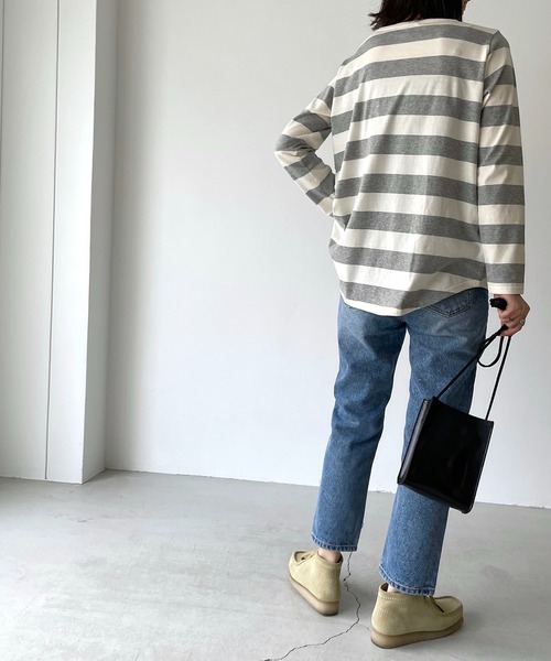 CANAL JEAN（キャナルジーン）の「harmonie -OrganicCotton-　ワイドボーダー裾ラウンドロングTシャツ（Tシャツ/カットソー・レディース・ブラック/ネイビー/トップグレー・ONE SIZE）」の5枚目の写真