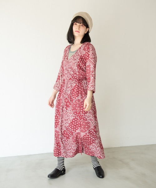 MERLOT（メルロー）の「バンダナプリントカシュクールワンピース（ワンピース・レディース・ブラック/レッド・FREE）」の14枚目の写真