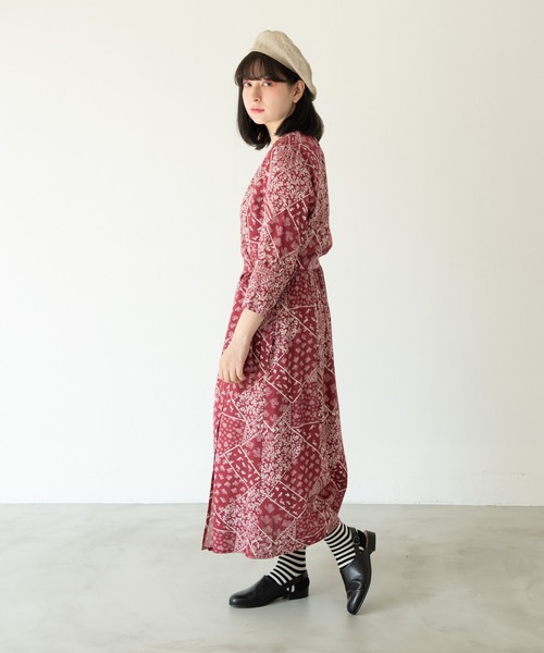 MERLOT（メルロー）の「バンダナプリントカシュクールワンピース（ワンピース・レディース・ブラック/レッド・FREE）」の8枚目の写真