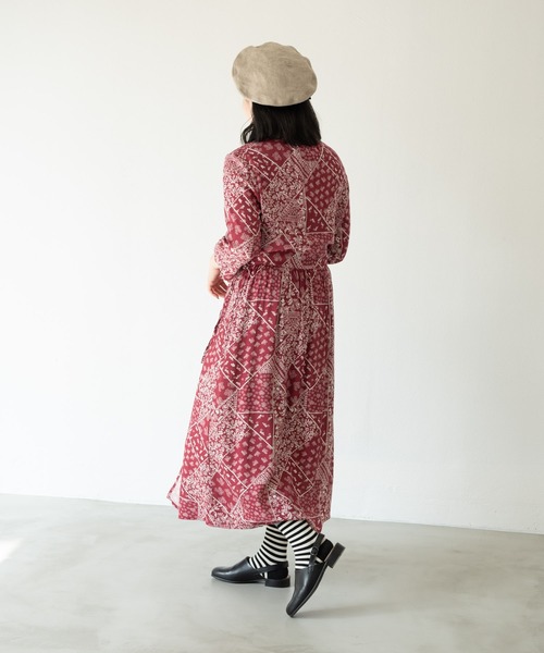 MERLOT（メルロー）の「バンダナプリントカシュクールワンピース（ワンピース・レディース・ブラック/レッド・FREE）」の11枚目の写真