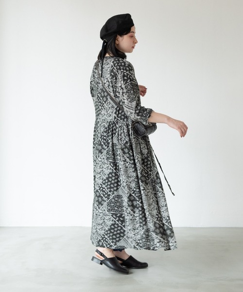 MERLOT（メルロー）の「バンダナプリントカシュクールワンピース（ワンピース・レディース・ブラック/レッド・FREE）」の7枚目の写真