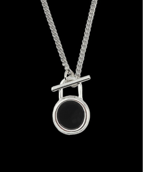 NONENON(ノンノン)の「【NONENON】LOCK CIRCLE NECKLACE / ノンノン ロック サークル ネックレス(ネックレス・メンズ・シルバー/ゴールド・SMALL/MEDIUM/LARGE)」の2枚目の写真