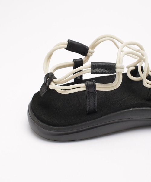 Teva（テバ）の「Teva/VOYA INFINITYボヤインフィニティ コードストラップサンダル（サンダル・レディース・ホワイト/ブラック・24/25/23/22）」の13枚目の写真