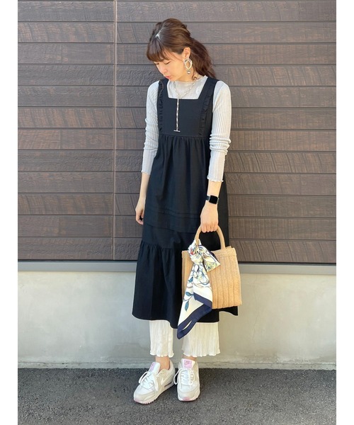 SLURR（スラ―）の「フリル切替タックフレアロングジャンスカ