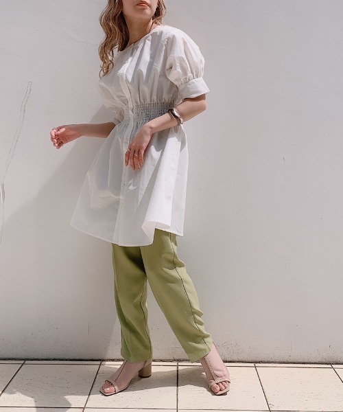 VANNIE U（ヴァニーユー）の「ハーフウエストギャザーミニシャツブラウス（シャツ/ブラウス・レディース・ホワイト/ブラック・FREE）」の3枚目の写真