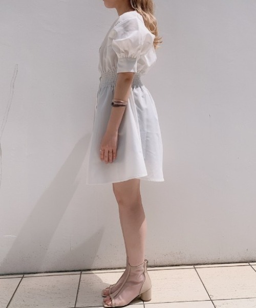 VANNIE U（ヴァニーユー）の「ハーフウエストギャザーミニシャツブラウス（シャツ/ブラウス・レディース・ホワイト/ブラック・FREE）」の4枚目の写真