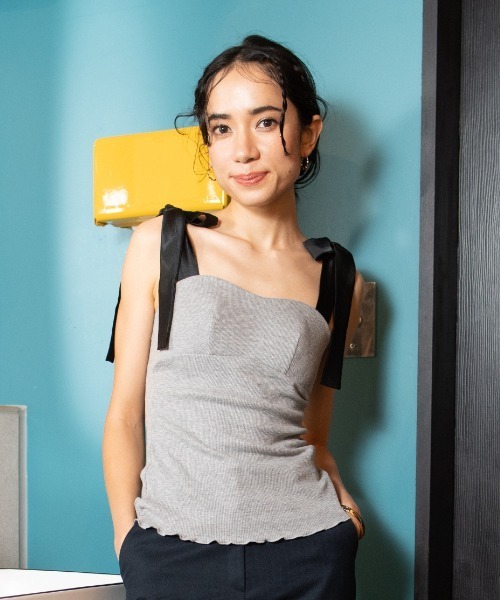 Chut！ INTIMATES（シュットインティメイツ）の「【ベイカー恵利沙コラボ】キャミソール (C347)（ルームウェア/パジャマ・レディース・ライトグレー/ブラック・M/L）」の10枚目の写真