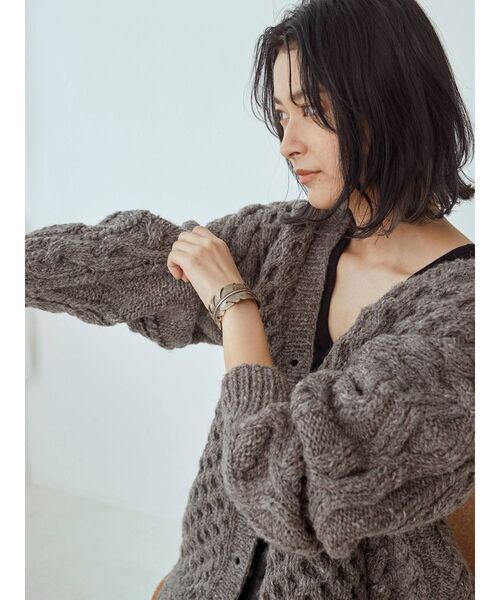 Ungrid（アングリッド）の「ケーブルハンドニットカーデ（カーディガン/ボレロ・レディース・オフホワイト/モカ・FREE）」の11枚目の写真