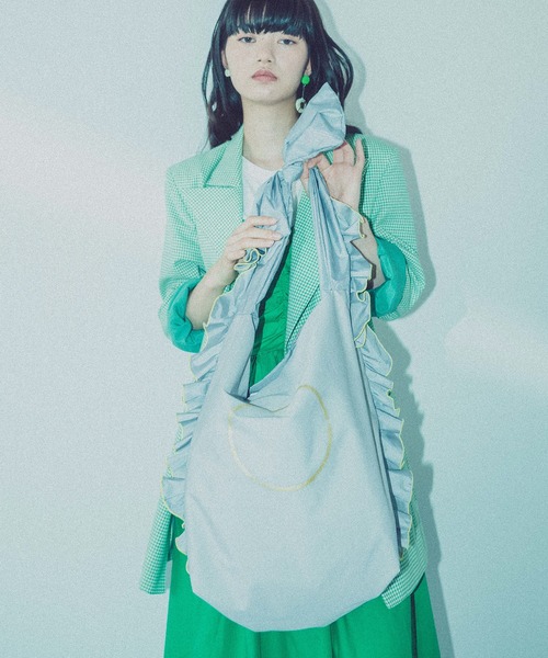 MONDEWORK（モンドワーク）の「FRILL TOTE/ リバーシブル フリルトート（トートバッグ・レディース・ブラック/オフホワイト/ブルー/グリーン/ピンク/グレー・ONE SIZE）」の4枚目の写真