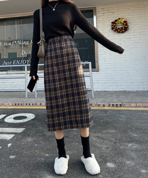 ABITOKYO(アビトーキョー)の「バックスリットチェックスカート(スカート・レディース・ブラック系その他/ブルー系その他・S/M/L)」の2枚目の写真