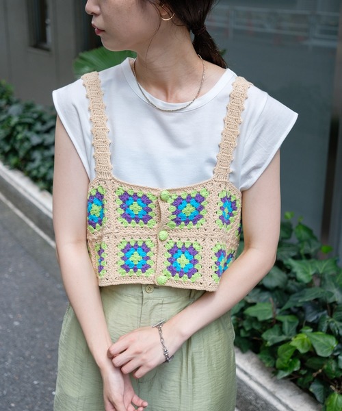 Kastane（カスタネ）の「ハンドクロシェビスチェ（ベスト・レディース・ベージュ/ボルドー・FREE）」の2枚目の写真