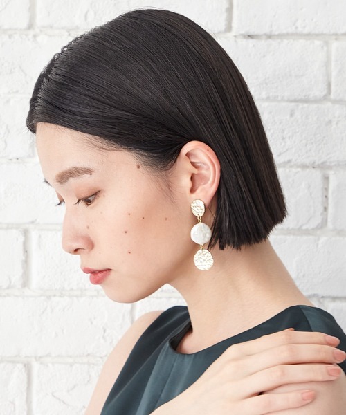 AIMER（エメ）の「ラウンドパーツイヤリング（イヤリング・レディース・ゴールド・FREE）」の3枚目の写真