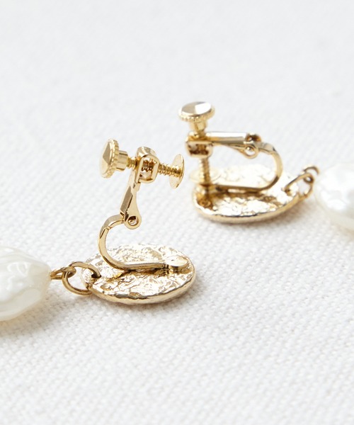 AIMER（エメ）の「ラウンドパーツイヤリング（イヤリング・レディース・ゴールド・FREE）」の5枚目の写真