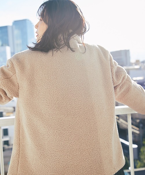 RIVE DROITE（リヴドロワ）の「羽織るだけでトレンドライクなスタイル