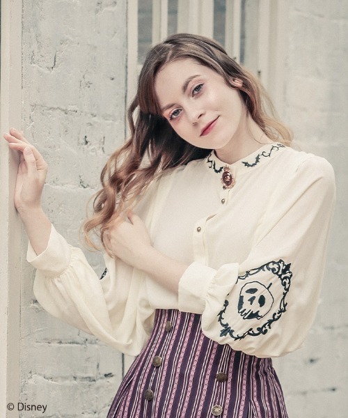 axes femme(アクシーズファム)の「ディズニーヴィランズ/BL(シャツ/ブラウス・レディース・キナリ/ブルーグリーン/ブラック・MEDIUM)」の2枚目の写真