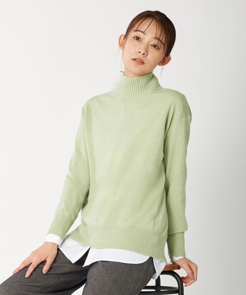 J.PRESS(ジェイプレス)の「【洗える】CASHMERE BLEND ハイネック ニット(ニット/セーター・レディース・ふじ色系/ライトグレー系/ワイン系/ベージュ系/ダルブルー系/アイボリー系/スモーキーグリーン系・T15/T13)」の4枚目の写真