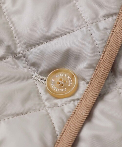 MACKINTOSH PHILOSOPHY（ﾏｯｷﾝﾄｯｼｭ ﾌｨﾛｿﾌｨｰ）の「＜LINDETH＞キルティングロングコート（その他アウター・レディース・ホワイト系その他/ダークネイビー・38/36）」の10枚目の写真