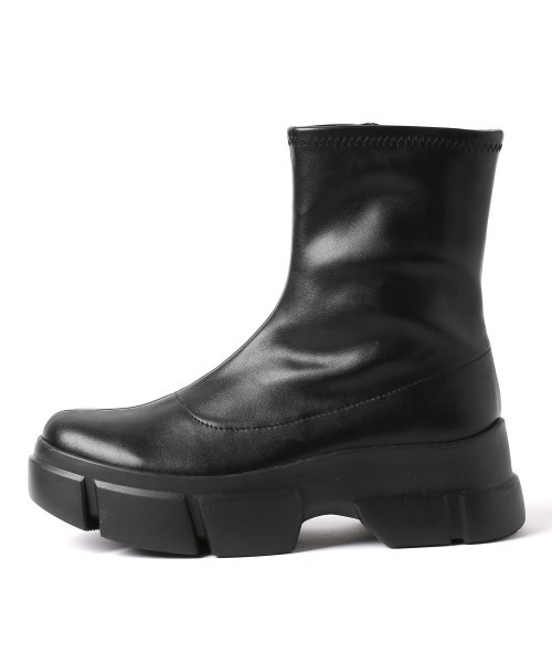 LOWRYS FARM（ローリーズファーム）の「スニーカーソールブーツ　254942（ブーツ・レディース・アイボリー/ブラック・MEDIUM/LARGE）」の3枚目の写真