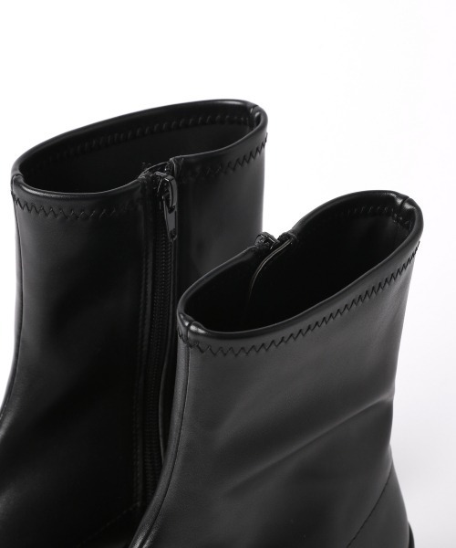 LOWRYS FARM（ローリーズファーム）の「スニーカーソールブーツ　254942（ブーツ・レディース・アイボリー/ブラック・MEDIUM/LARGE）」の8枚目の写真